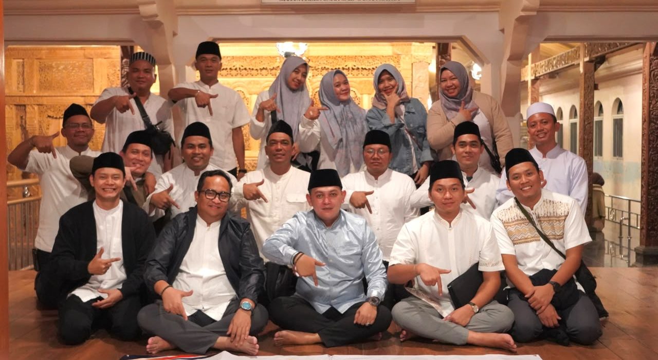 GATHERING EO ZIARAH WALI SONGO